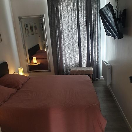 Apartamento L'Hirondelle Pre-en-Pail-Saint-Samson Exterior foto